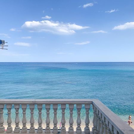Maremare Apartments Giardini Naxos Dış mekan fotoğraf