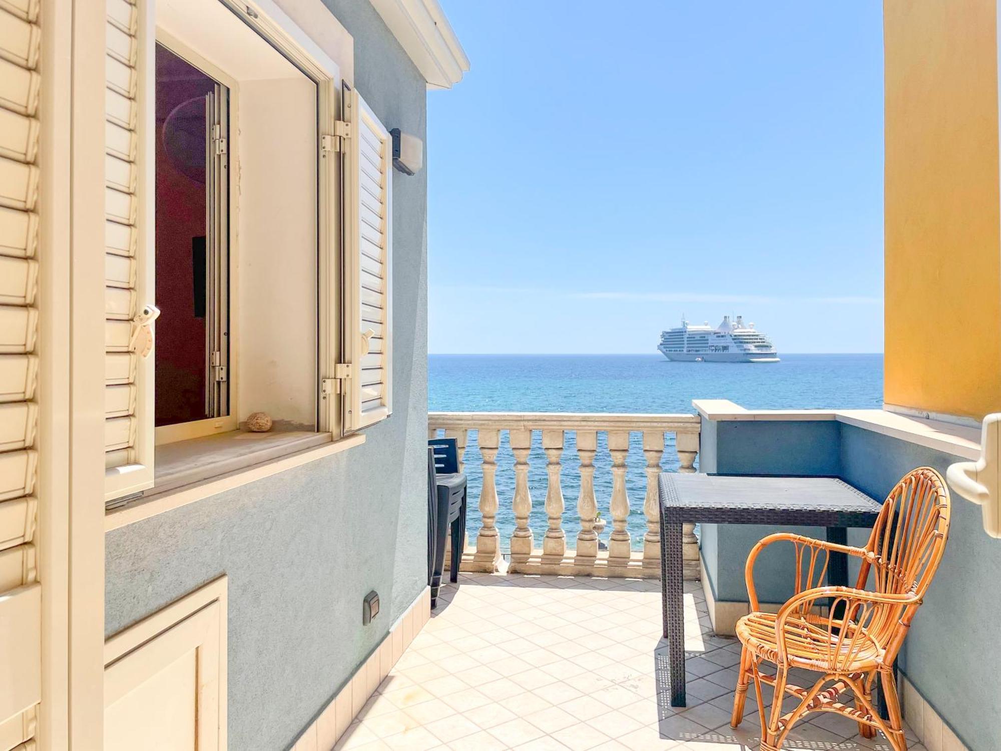 Maremare Apartments Giardini Naxos Dış mekan fotoğraf