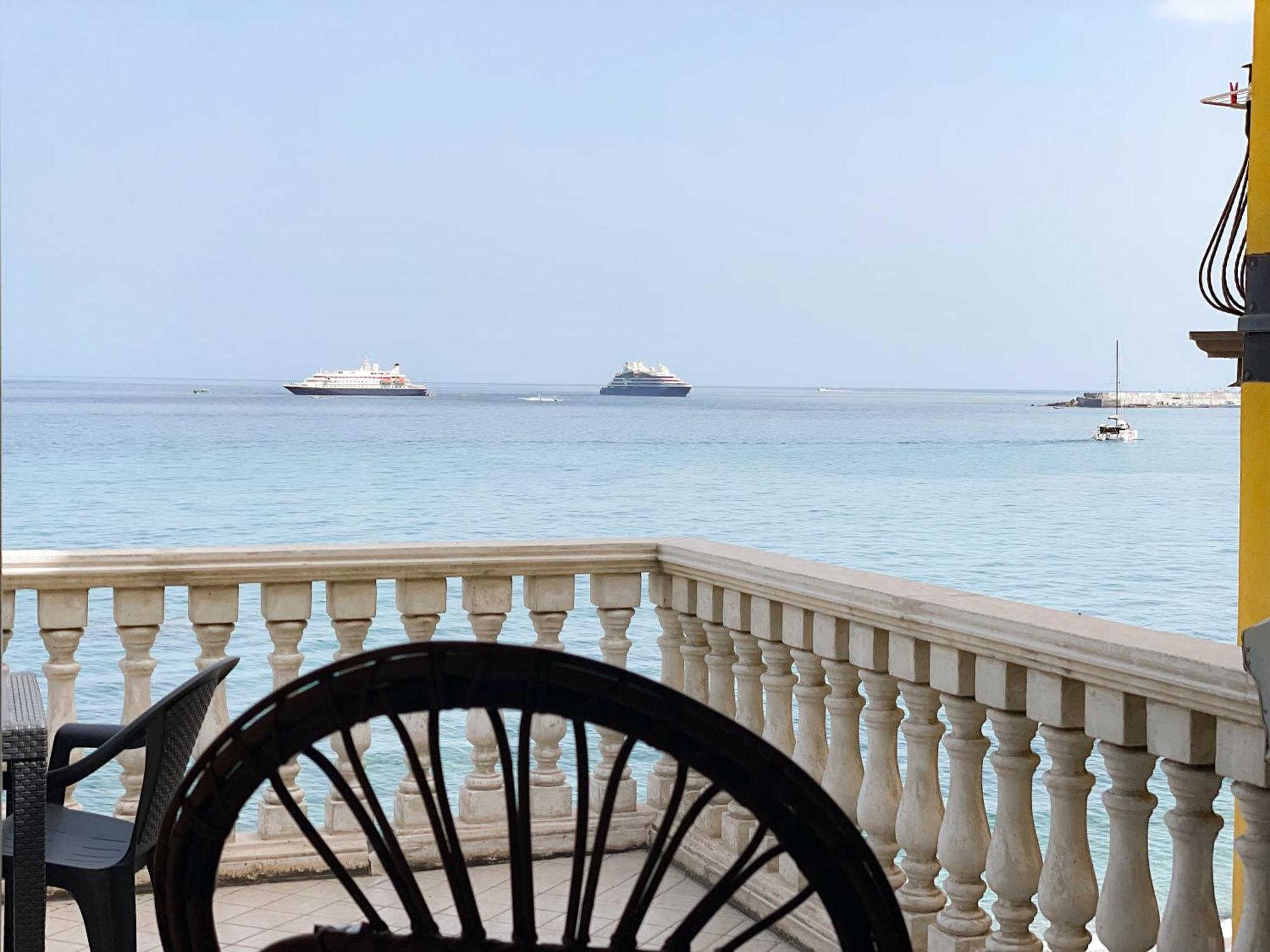 Maremare Apartments Giardini Naxos Dış mekan fotoğraf