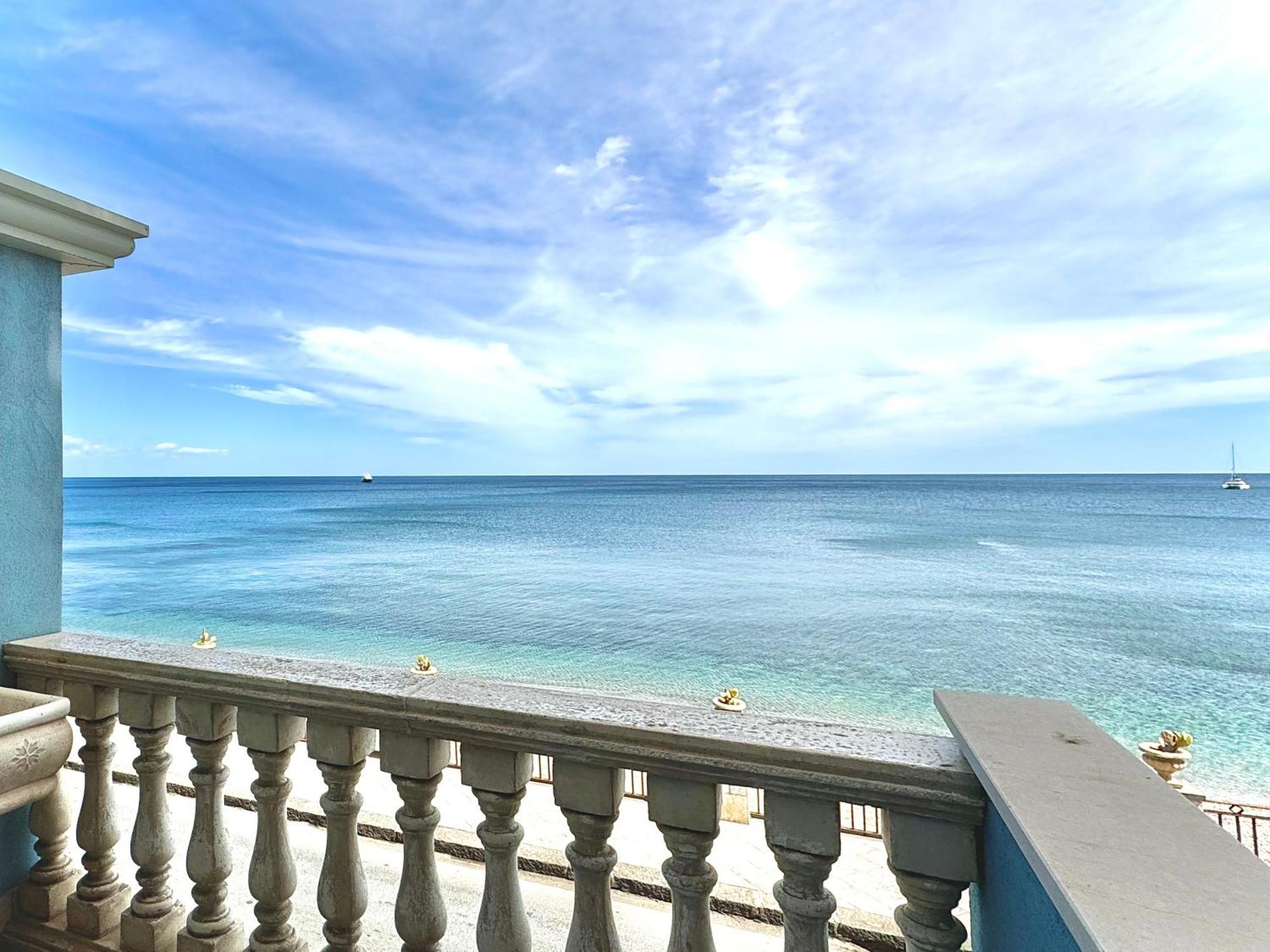 Maremare Apartments Giardini Naxos Dış mekan fotoğraf